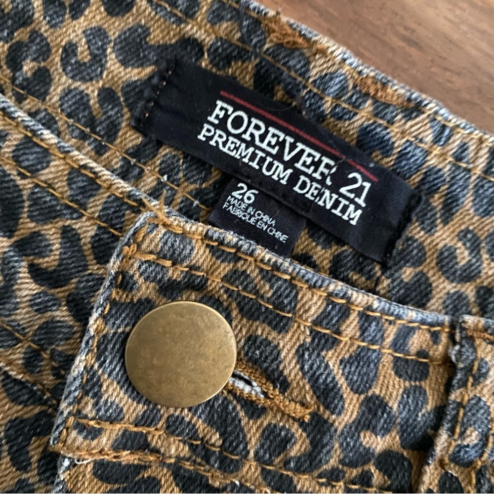 F21 Leopard Print Denim Shorts - Picture 2 of 4